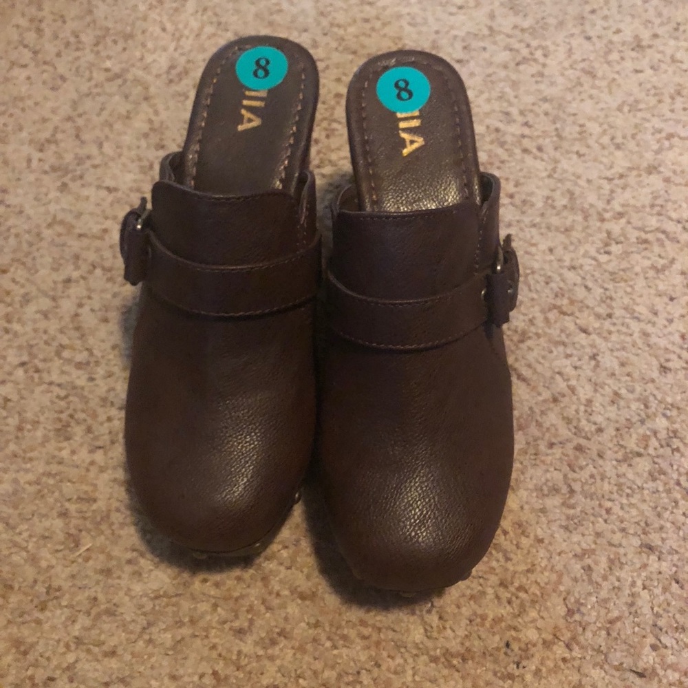 Brown clogs - Picture 2 of 4